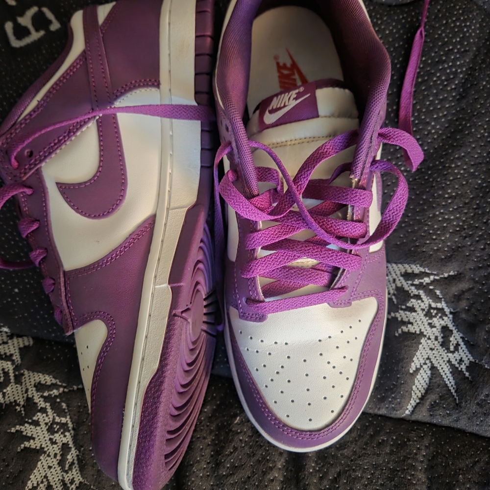 Nike Men's Dunks - Picture 4 of 4